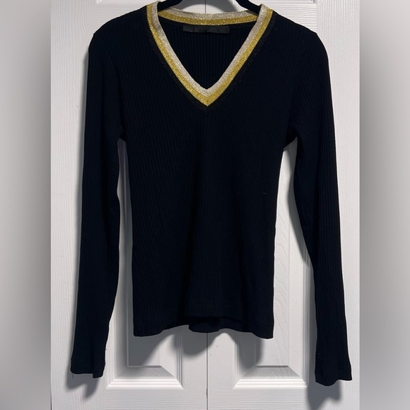 Daniela Corte Ribbed Long Sleeved Gold Collar V Neck Sweater - Picture 1 of 3